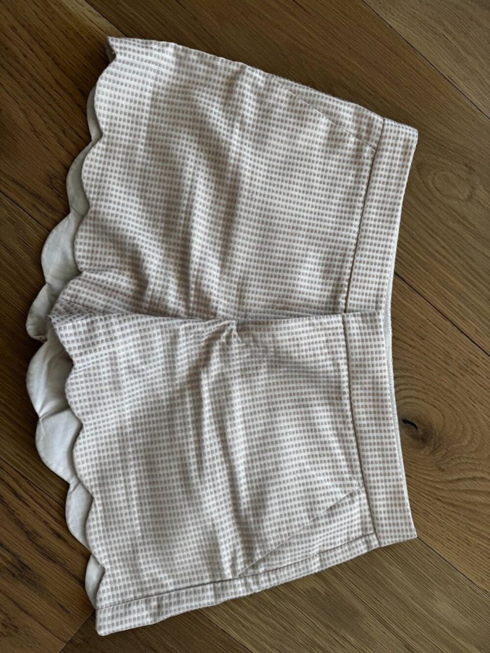 Club Monaco Scallop Hem Pink and White Dot Shorts
